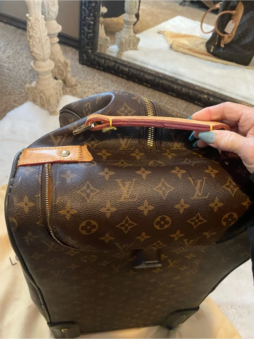Louis Vuitton Monogram Canvas rolling Travel Bag with Natural Vachetta Trim
